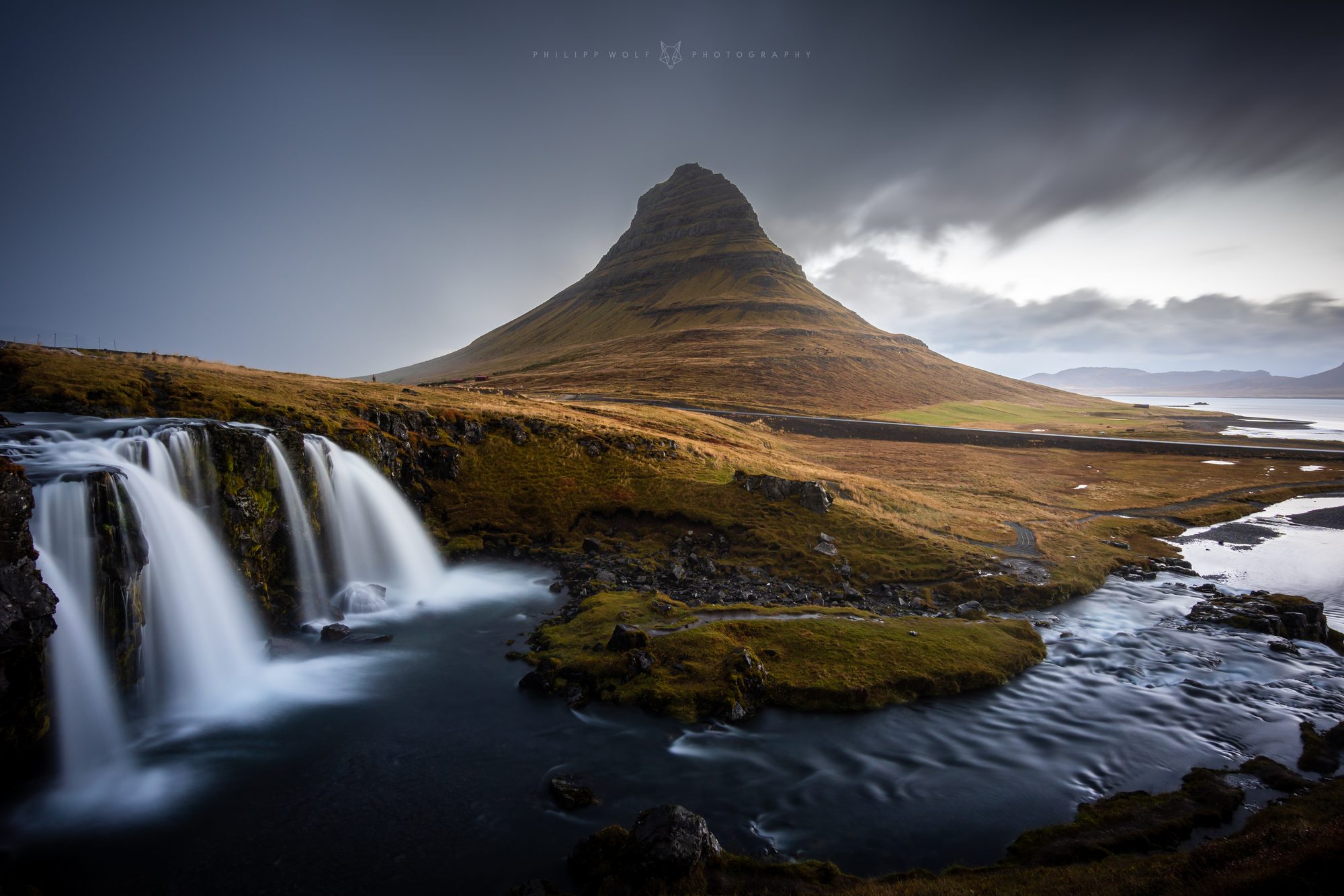 Kirkjufell mit Wasserfall in Island